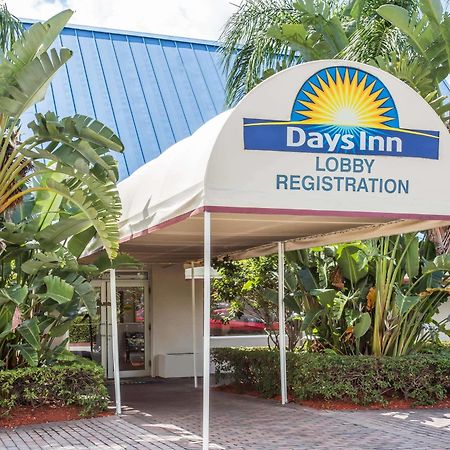 Days Inn By Wyndham Γουεστ Παλμ Μπιτς Εξωτερικό φωτογραφία